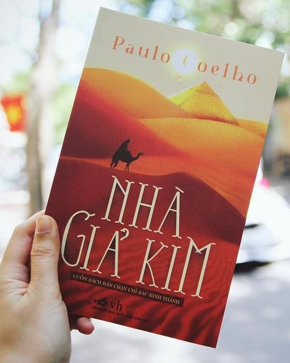 Tóm Tắt sách “Nhà Giả Kim”
